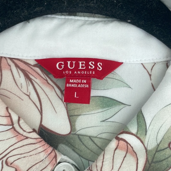 ❌SOLD❌ Guess Shirt - Picture 8 of 8